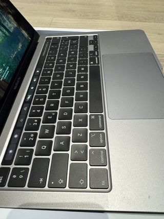 MacBook Pro Touchbar 13.3” 2020 i7 SSD 512GB