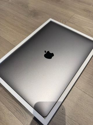 MacBook Pro Touchbar 13.3” 2020 i7 SSD 512GB