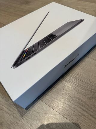 MacBook Pro Touchbar 13.3” 2020 i7 SSD 512GB