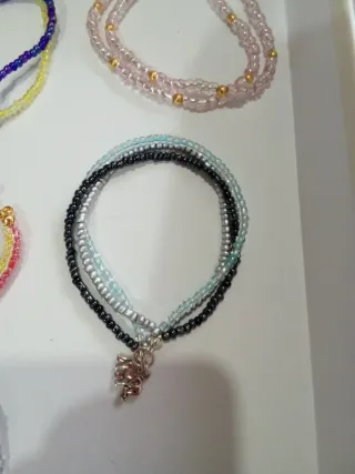 Conjunto de 7 pulseras de cuentas