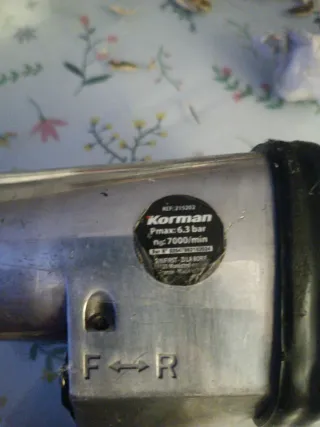 Pistola de impacto neumática y vasos