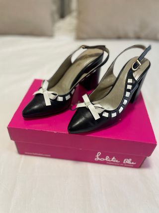 Zapatos Lolita Blu negros con lazo blanco