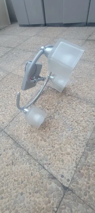 Lampade da soffitto moderne con lampadine