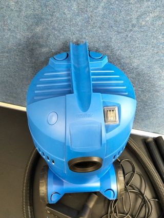 Aspirador Nilfisk Buddy II 18L 1200W seco/húmedo