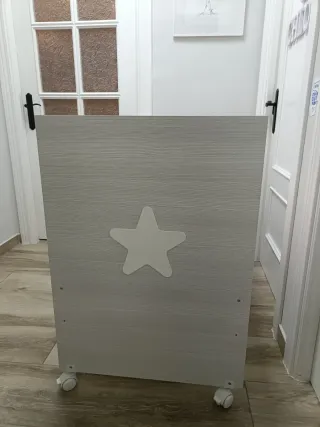 Cuna blanca con estrella