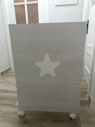 Cuna blanca con estrella