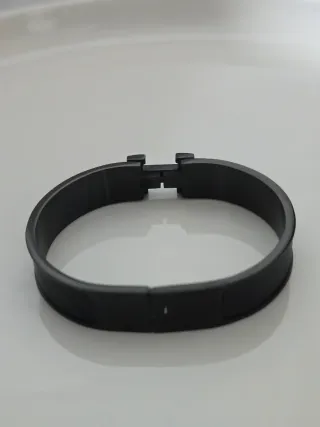 Bracciale rigido nero