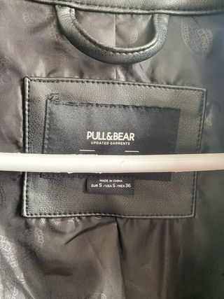 Chaqueta Cuero Pull&Bear Negra