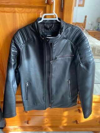 Chaqueta Cuero Pull&Bear Negra