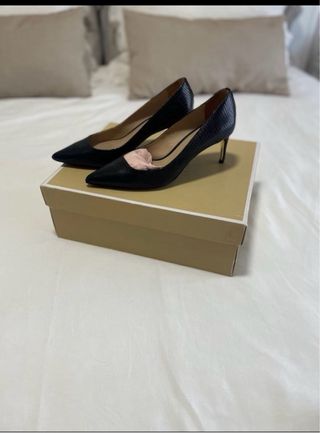 Zapatos de tacón Zara negros