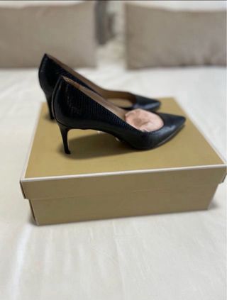 Zapatos de tacón Zara negros