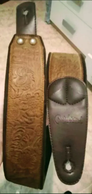 Correa de guitarra de cuero hecha a mano