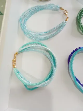 Pulseras de bisutería hechas a mano