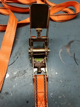 4 Correas de sujeción con carraca