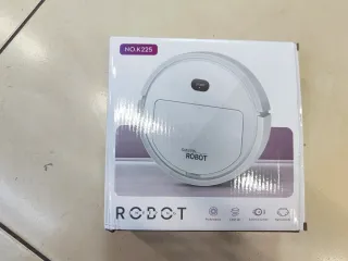 Robot aspirapolvere bianco