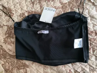 Top corto negro satinado