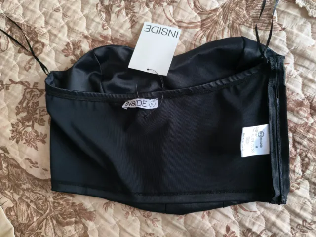 Top corto negro satinado