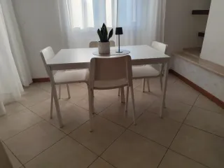 Set 4 Sedie Bianche Design Moderno