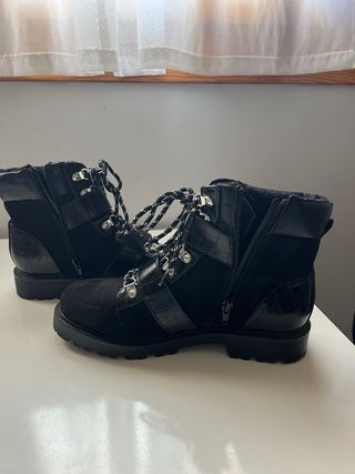 Botines moteros cordones negros talla 39