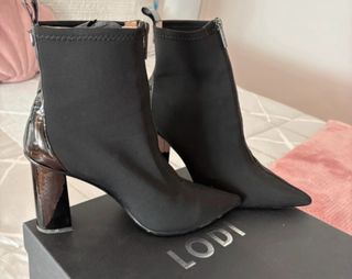 Botines Lodi Charol Negro Tacon Bloque