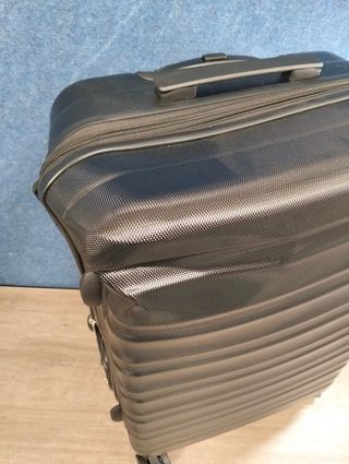 Maleta rígida Amazon Basics 68 cm negra