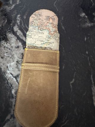 Funda de gafas de piel con estampado floral