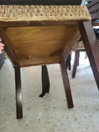 Vendo 6 sillas de comedor 130€ las 6.  Regalo lámp