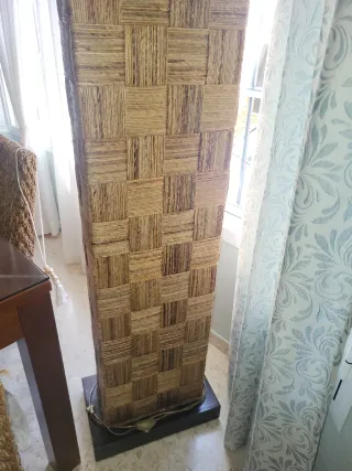 Vendo 6 sillas de comedor 130€ las 6.  Regalo lámp