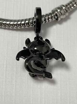 Colgante Desdentao Negro Corazón Rojo