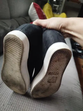 Botín cuña interior negro