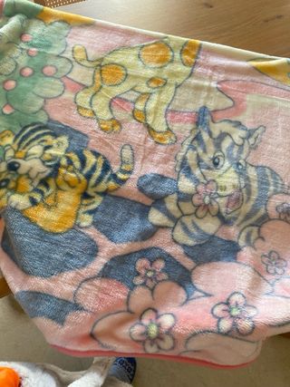 Manta cuna infantil jirafas y flores