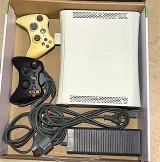 Xbox 360 Consola con Mandos y Cables