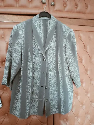 Ropa de confección de mujer hecha a mano talla 44