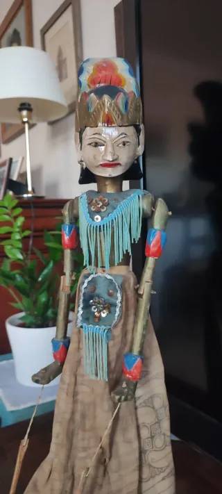 Marioneta Wayang Indonesia Antigua