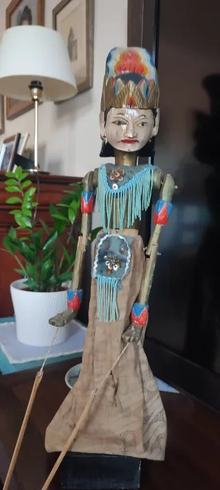 Marioneta Wayang Indonesia Antigua