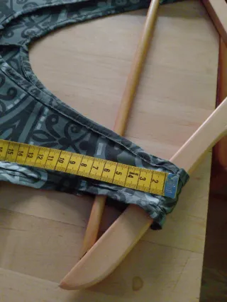 Vestido estampado gris y blanco