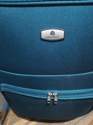 Maleta grande de viaje. Como nueva. VERDE 75X50 ve