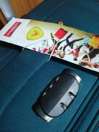 Maleta grande de viaje. Como nueva. VERDE 75X50 ve