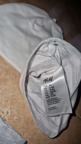 Pack Ropa Bebé: Zapatos, Gorro, Babero