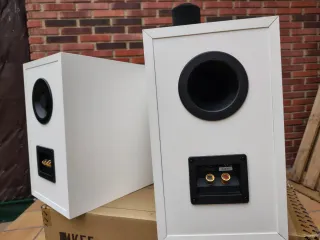 Altavoces KEF Q350