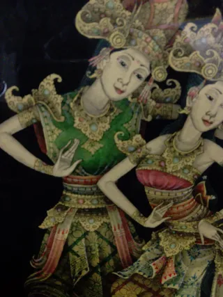 Pareja de marcos tallados con escenas