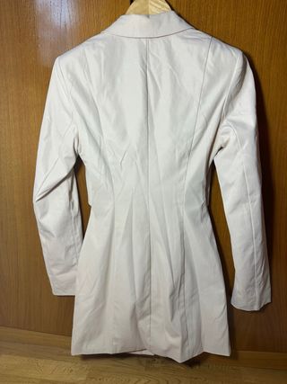 Vestido blazer/traje beige escote cruzado T.S