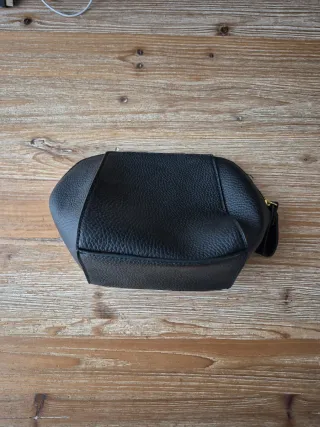 Bolso negro de piel