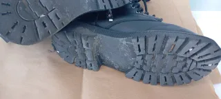 Botas de invierno con borreguito, número 39.