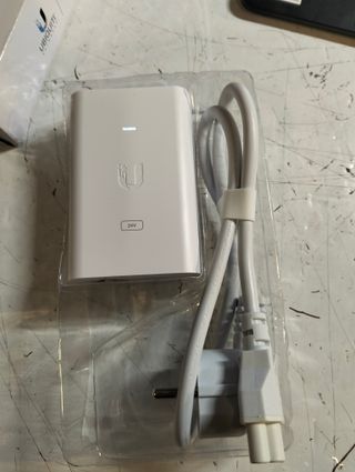 Ubiquiti POE-24-30W-G-WH Adaptador PoE Gigabit 24V 1.25A Blanco