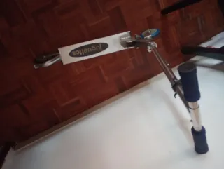 DOS PATINETES INFANTILES, 2 RUEDAS Y 3 RUEDAS,