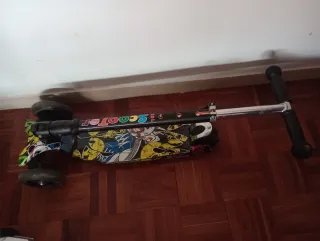 DOS PATINETES INFANTILES, 2 RUEDAS Y 3 RUEDAS,