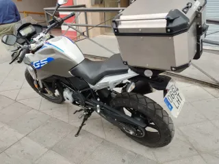 BMW G310GS + Baúl trasero
