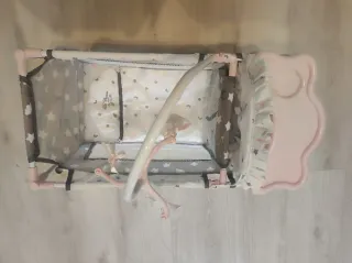 Culla, parco e fasciatoio per bambole Martín DeCuevas