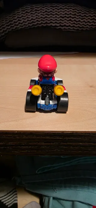 Mario Kart Hot Wheels Mario Kart con señales uso